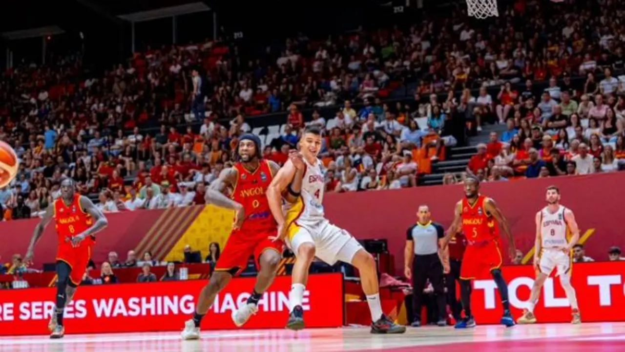 Una imagen del partido entre Espa&ntilde;a y Angola. /  @BaloncestoESP