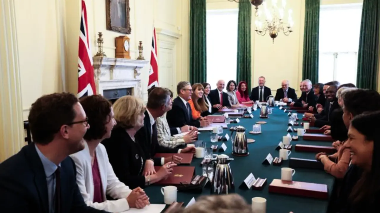 Primera reuni&oacute;n del nuevo primer ministro de Reino Unido, Keir Starmer y su gabinete. / X @Keir_Starmer