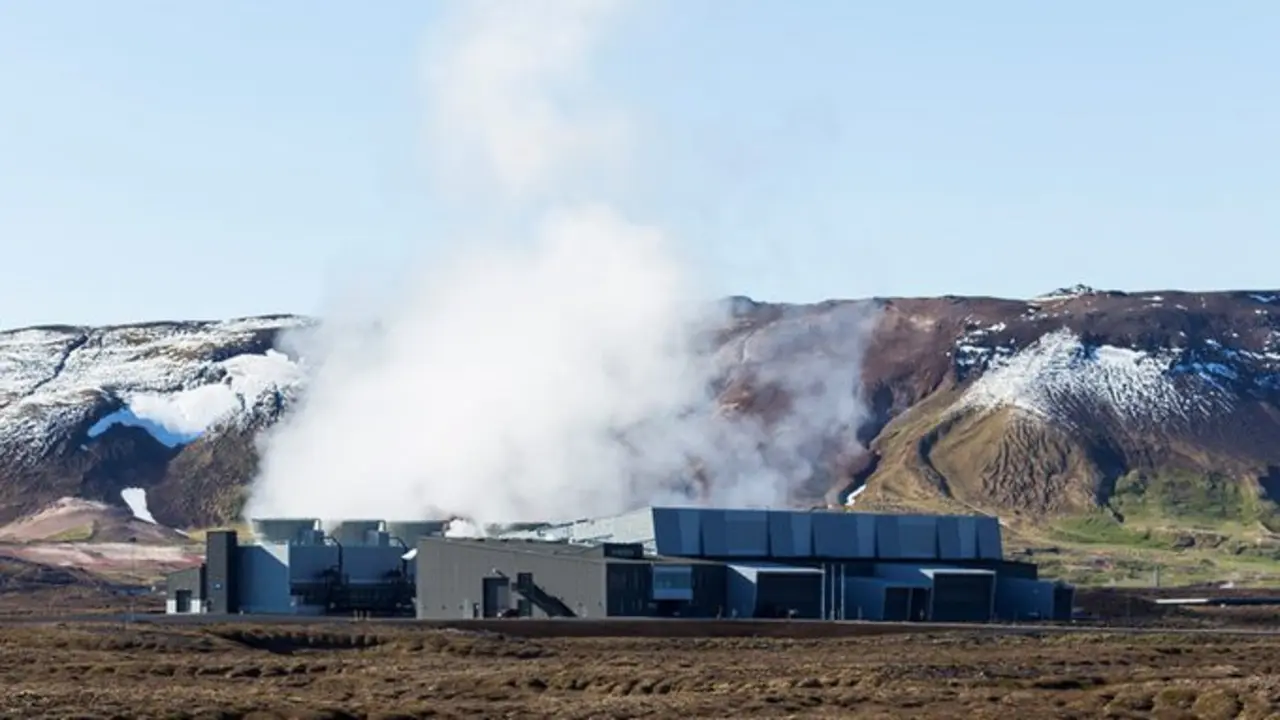 Planta de energ&iacute;a geot&eacute;rmica de Theistareykir, Islandia. / RR.SS.