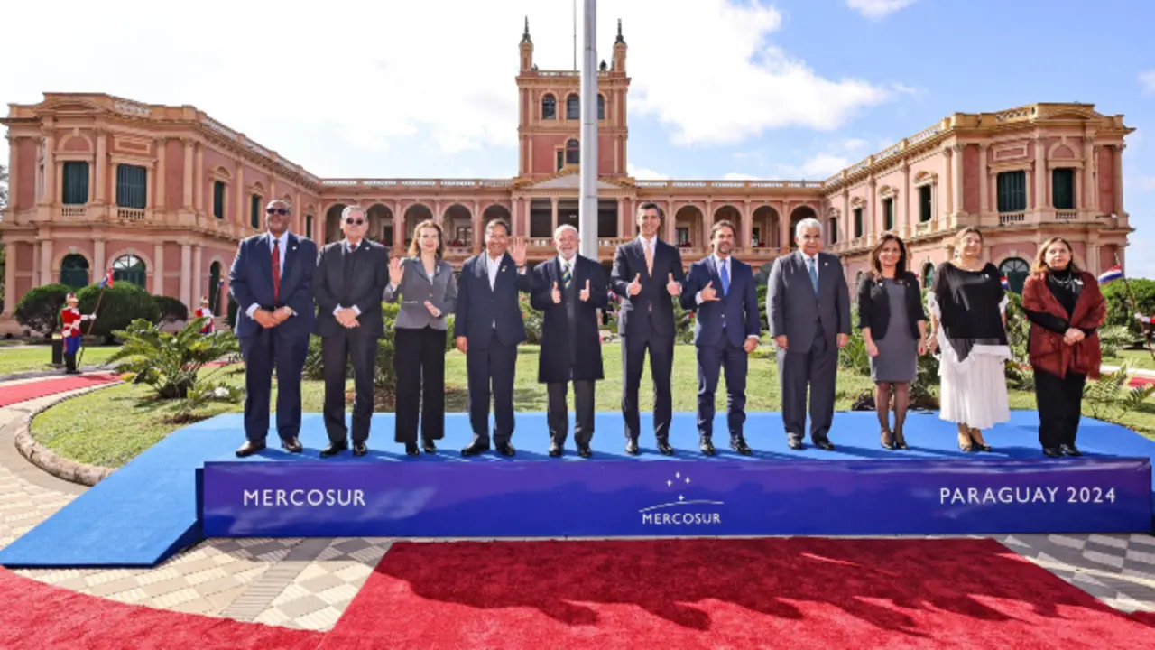 L&iacute;deres del Mercosur en Asunci&oacute;n, Paraguay. / @SantiPenap