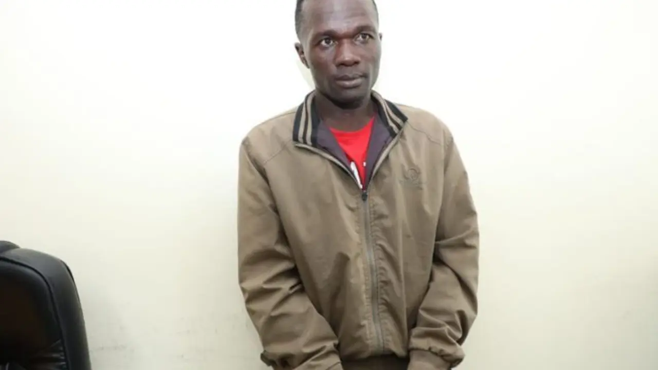 Collins Jomaisi Khalisia, un hombre de 33 a&ntilde;os que ha admitido haber asesinado y descuartizado a 42 mujeres. / X.