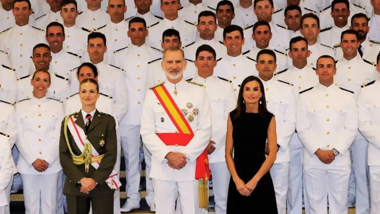 Los Reyes Felipe VI y Letizia junto a la princesa Leonor. / @CasaReal.