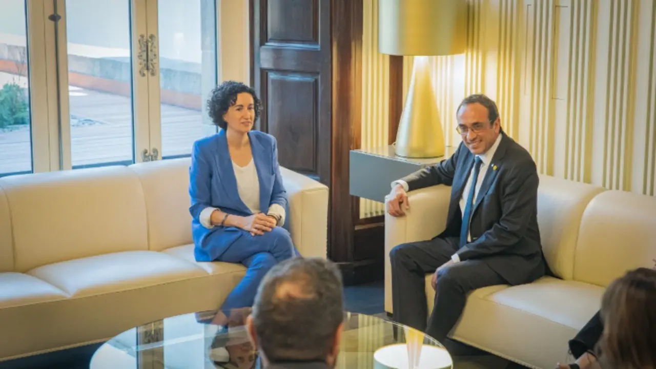 Marta Rovira, secretaria general de ERC, y Josep Rull, presidente del Parlament. / @joseprull