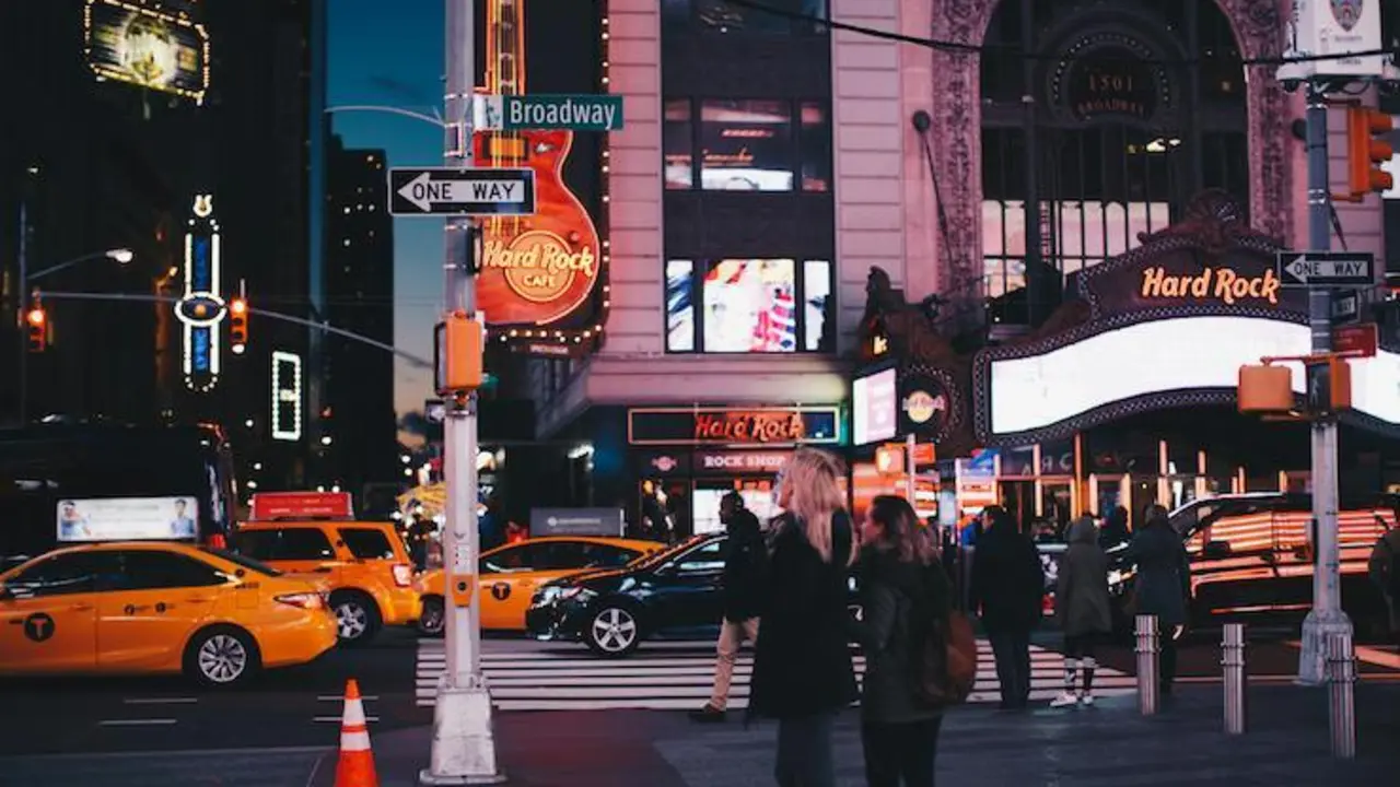 Broadway. / Pexels
