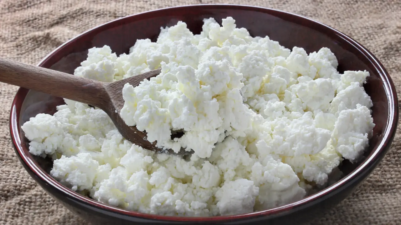 Un cuenco de queso cottage, alto en prote&iacute;nas y bajo en calor&iacute;as. / L.S.