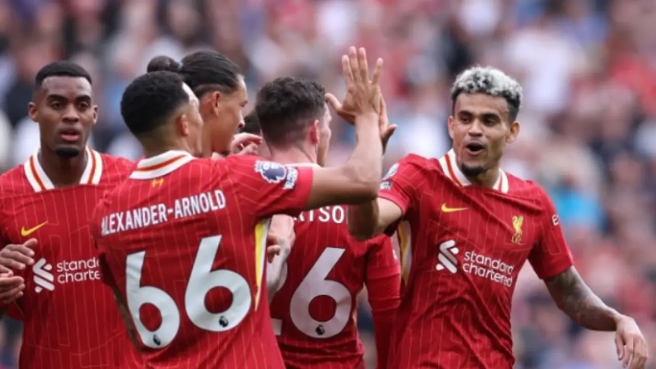 El Liverpool luci&oacute; imbatible en el partido de tercera ronda de la EFL Cup. / RR SS