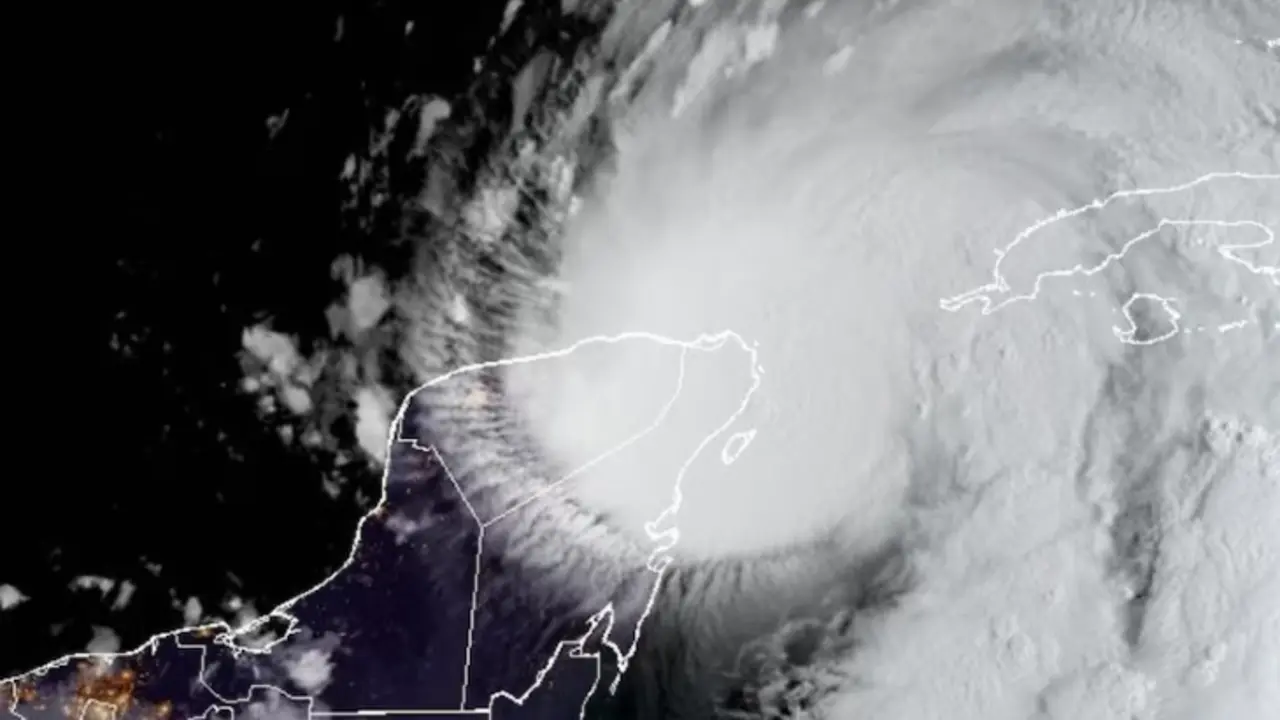 Hurac&aacute;n Helene. / NHC