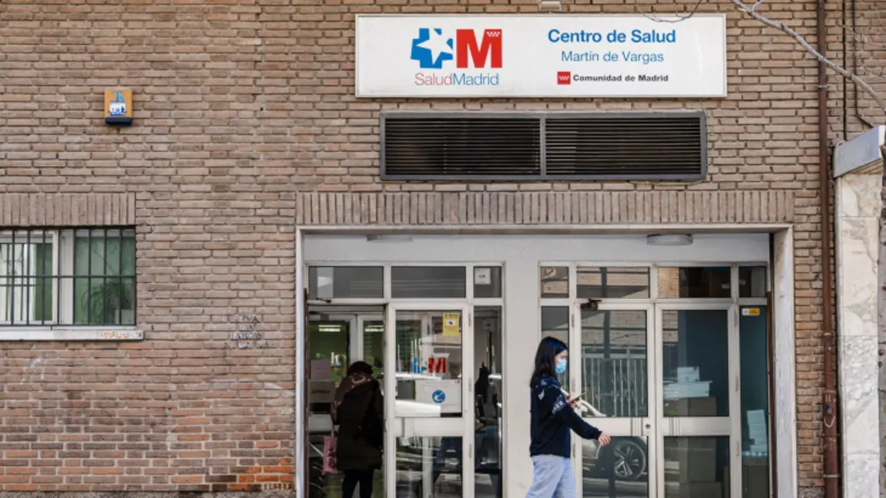 Paciente en un centro de salud de Madrid. / RR SS.