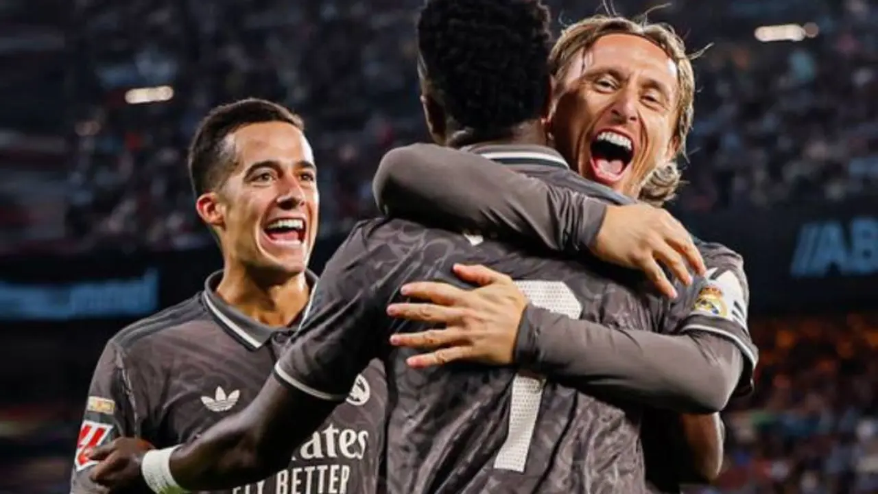 Modric, Lucas y Vinicius celebran el 1-2 del Madrid ante el Celta. /  @realmadrid