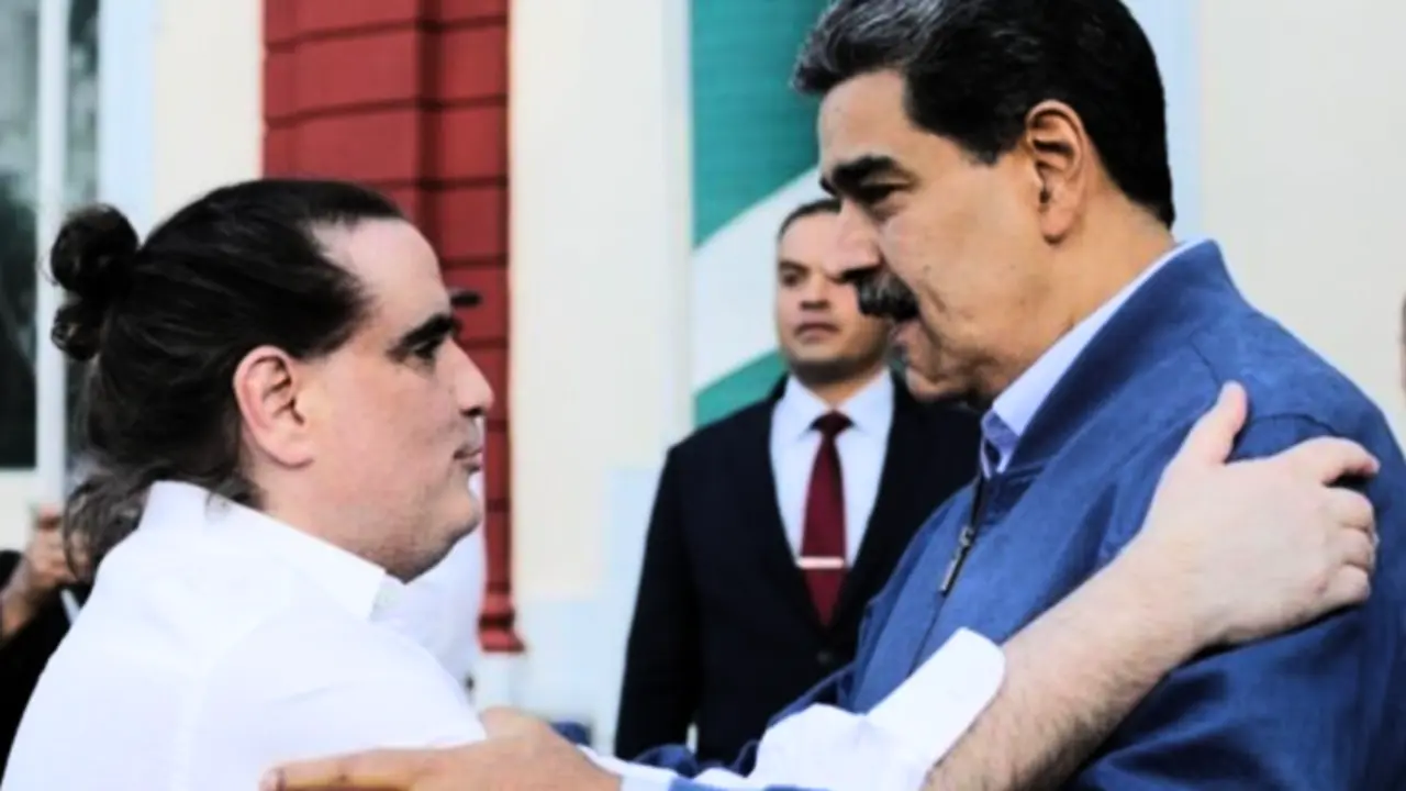 &Aacute;lex Saab y Nicol&aacute;s Maduro. / RR SS