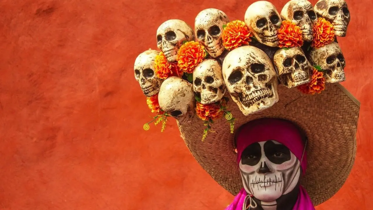 D&iacute;a de Muerte. / RR SS.