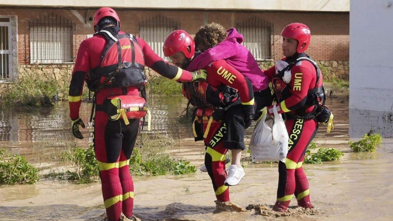 Rescatistas de la Unidad Militar de Emergencias. / UME
