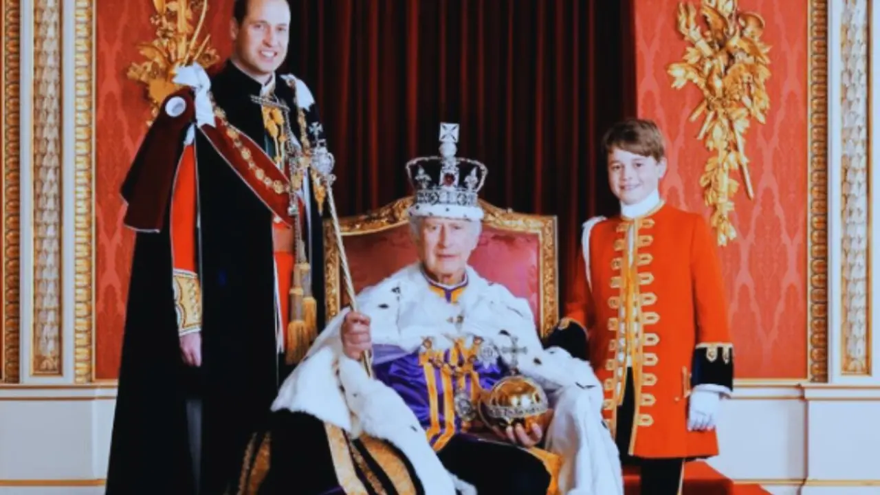 El Rey Carlos III, el pr&iacute;ncipe Guillermo de Gales y el pr&iacute;ncipe George de Gales. / @theroyalfamily.