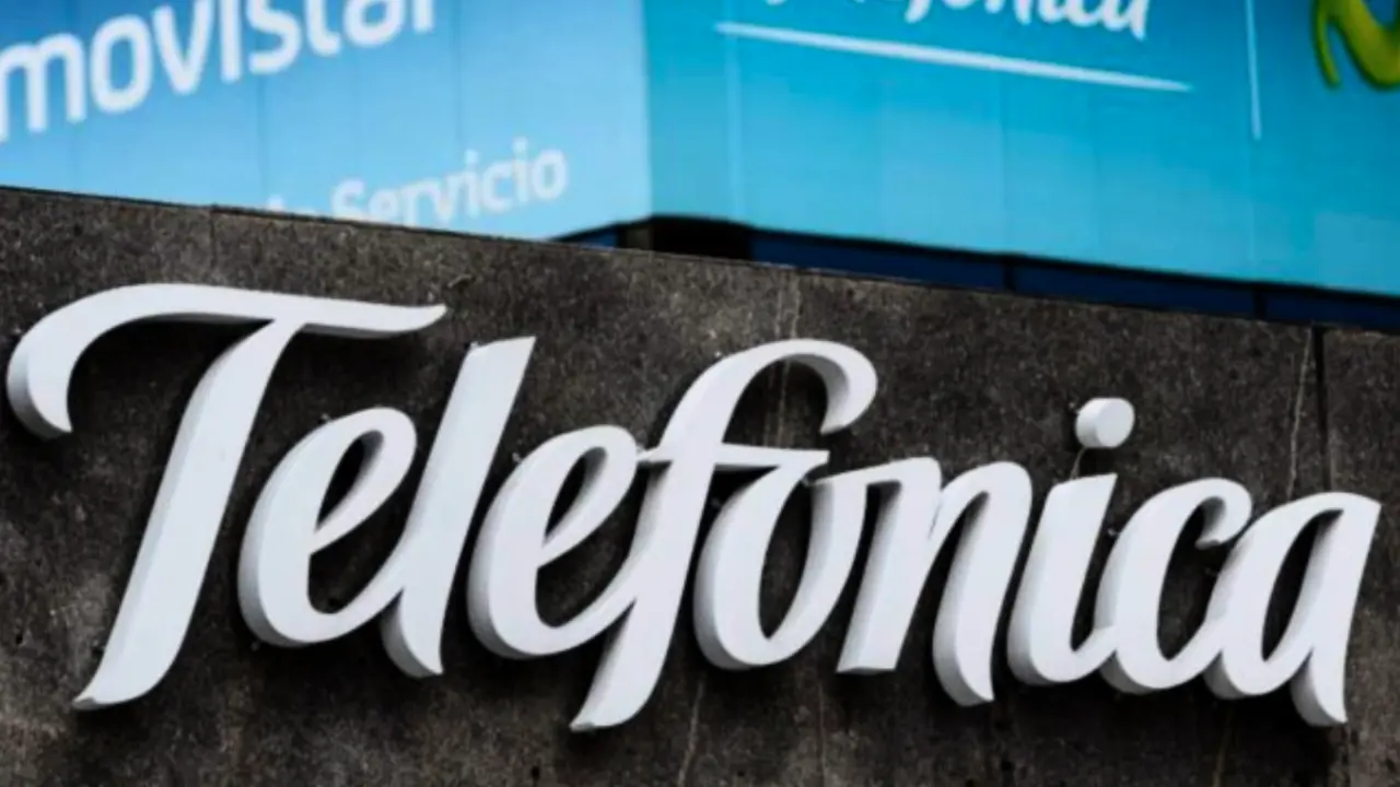 Telef&oacute;nica Venezolana. / RR SS
