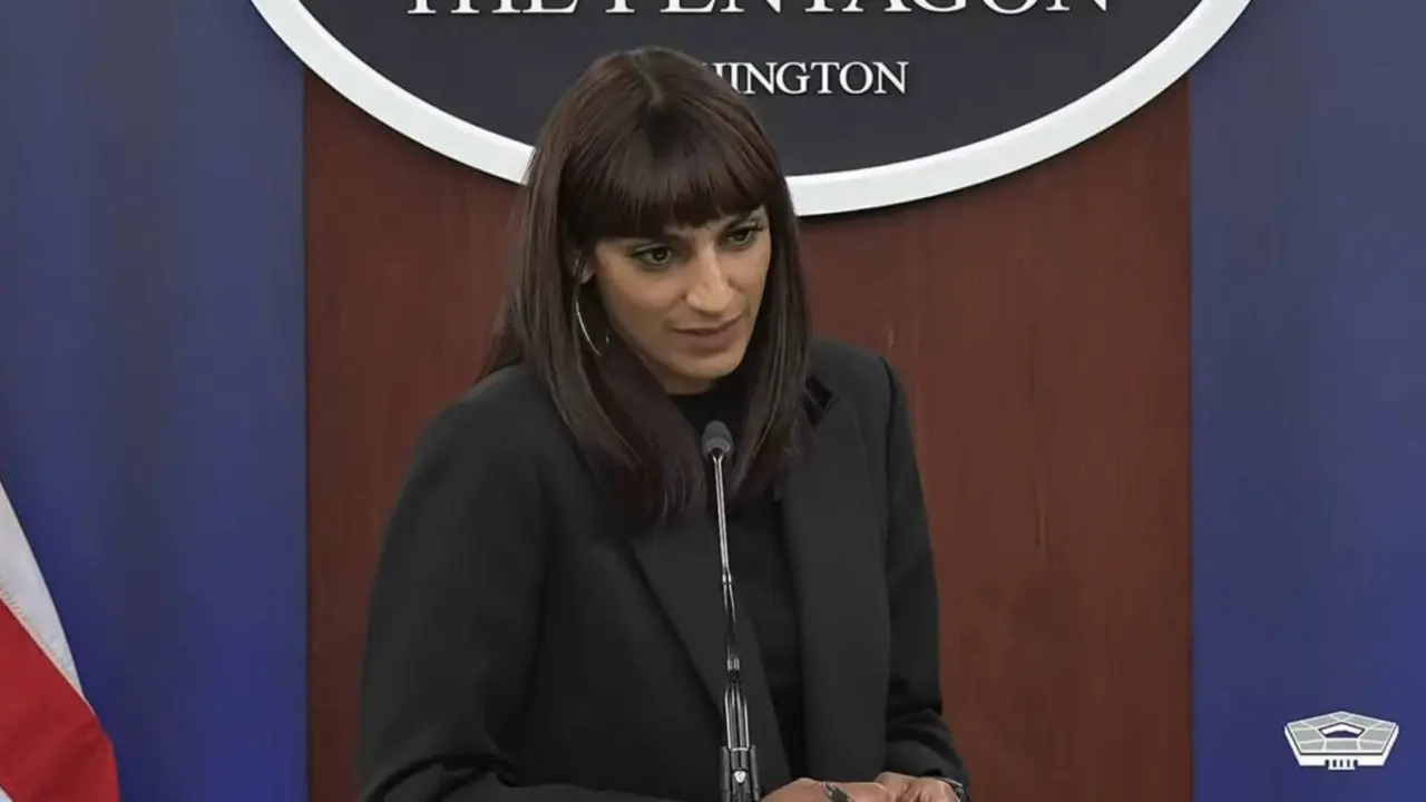 Sabrina Singh, subportavoz del Pent&aacute;gono de EE UU. /@AndySch64494719