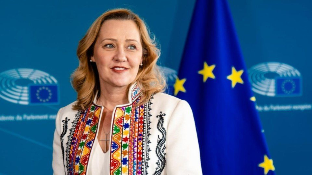 Elena Lasconi, candidata a la presidencia de Ruman&iacute;a por la USR. / RR.SS