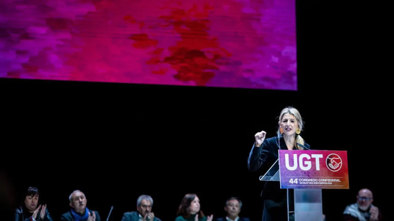 La vicepresidenta segunda y ministra de Trabajo, Yolanda D&iacute;az, durante su intervenci&oacute;n en la sesi&oacute;n inaugural del 44 Congreso Confederal de UGT. / @Yolanda_Diaz_