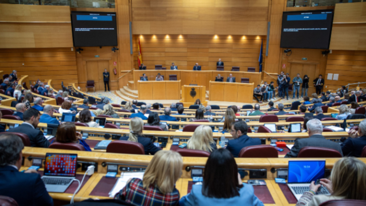 Pleno del Senado. / RR.SS.