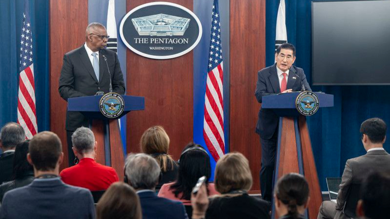 Lloyd Austin, jefe del Pent&aacute;gono de EE UU, y Kim Yong Hyun, ministro de Defensa de Corea del Sur. / RR.SS.