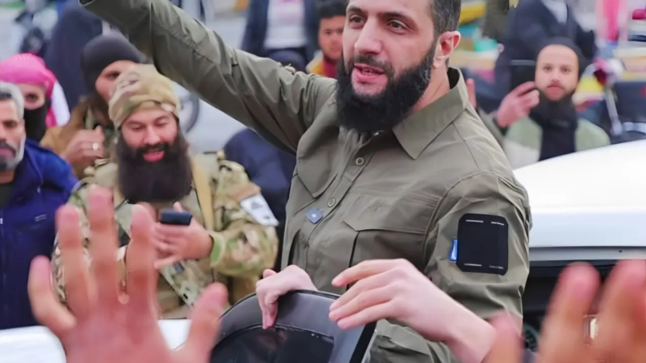 Abu Mohammed al-Jolani, l&iacute;der rebelde sirio del Hayat Tahrir al-Sham (HTS). / RR.SS