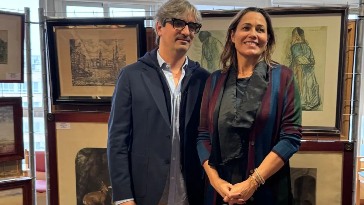 El doctor Diego Gonz&aacute;lez Rivas con Guadalupe Hern&aacute;ndez, directora territorial Noroeste de BBVA. / M.M.