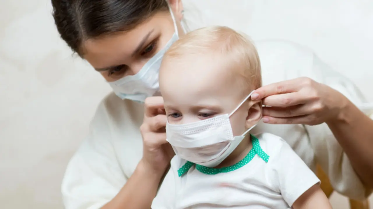 Ni&ntilde;o atendido en un hospital. / RR SS.