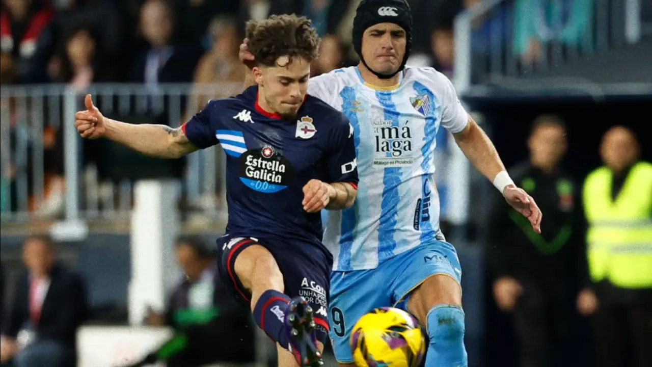 Una jugada del Málaga - Deportivo. / RCD