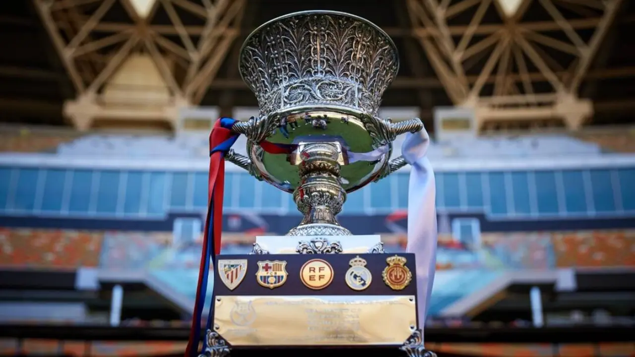 Trofeo de la Supercopa de Espa&ntilde;a. / @rfef