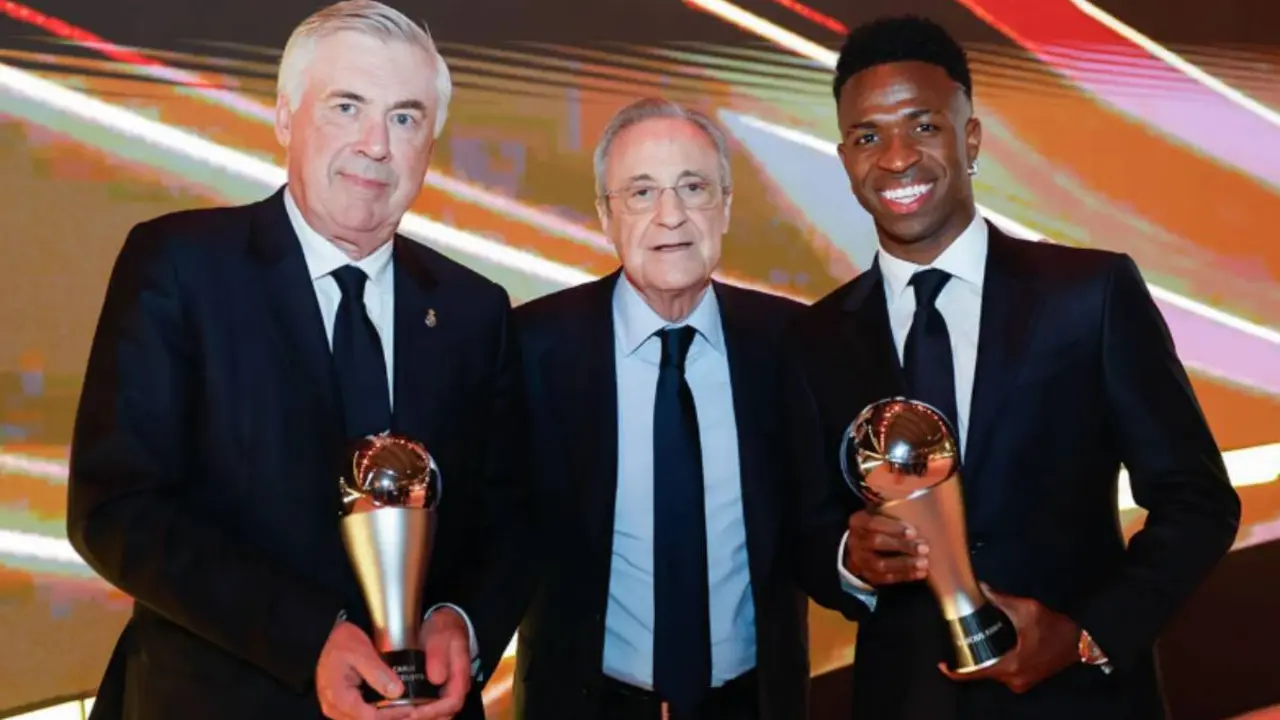Florentino P&eacute;rez junto a Carlo Ancelotti y Vinicius. /  www.realmadrid.com