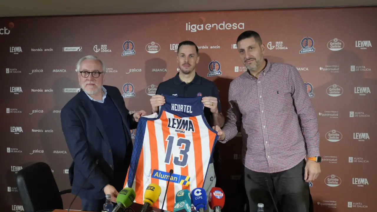 Presentaci&oacute;n de Thomas Heurtel con el Leyma Coru&ntilde;a. / @basquetcoruna