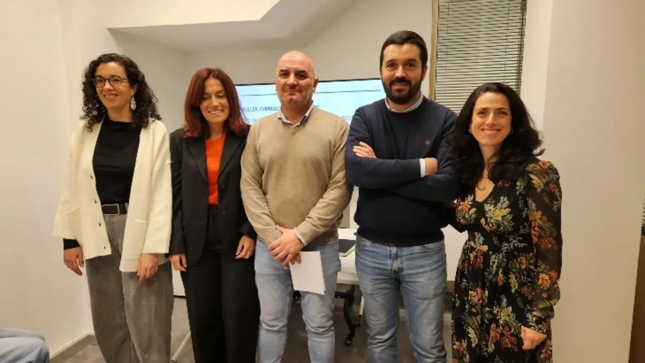 Noelia L&oacute;pez, Mayka Vidal, Mino Mart&iacute;nez, Felipe Ovalle y Silvia Alende