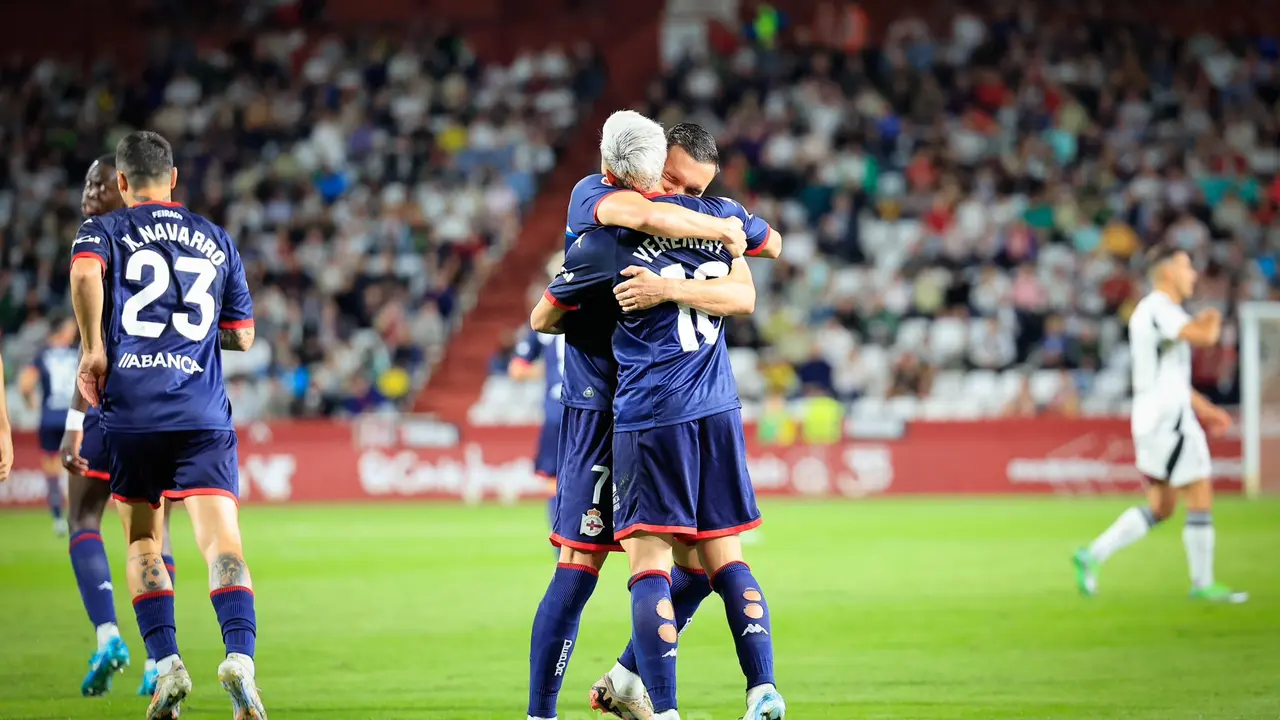 Lucas P&eacute;rez y Yeremay Hern&aacute;ndez celebrando un tanto del Deportivo. / @LP10oficial