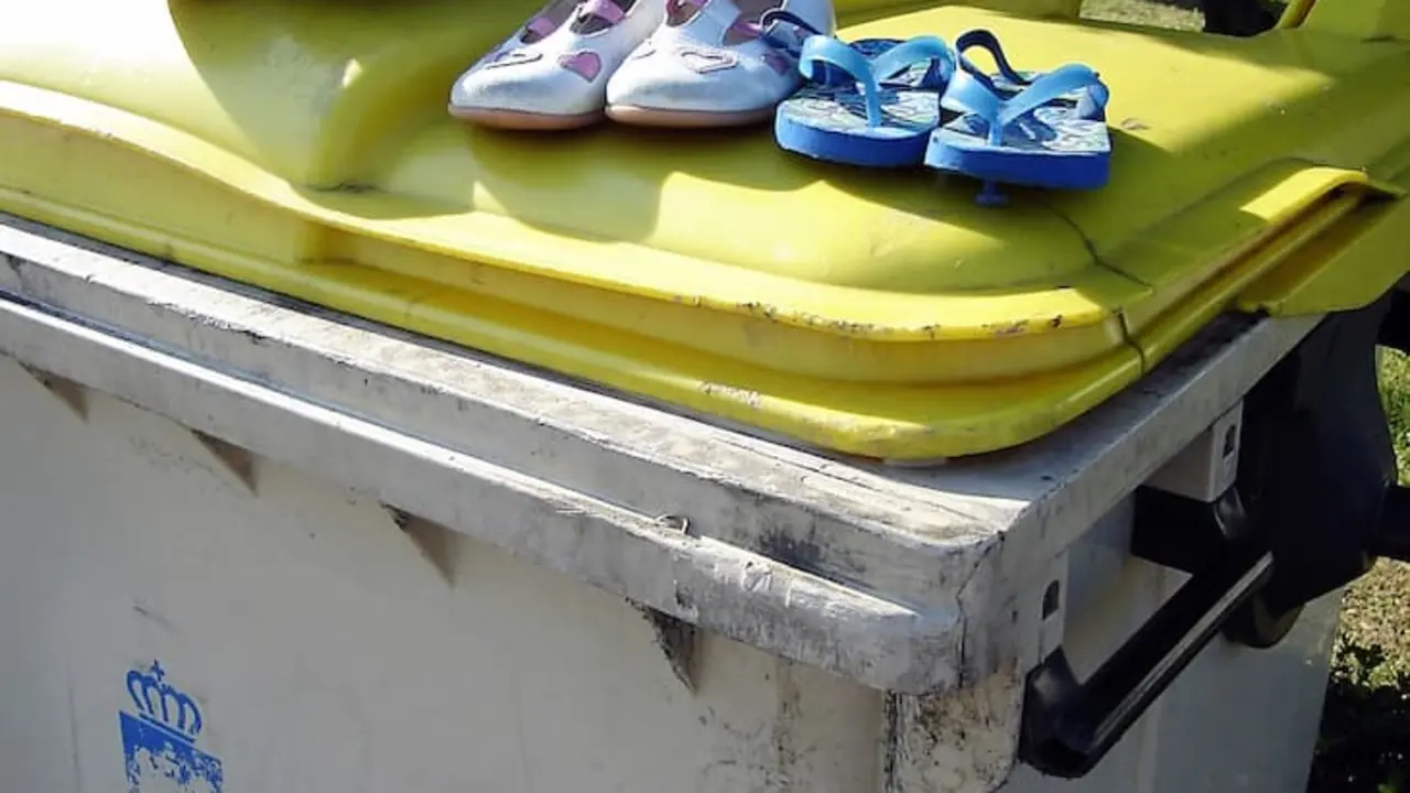 Una buena opci&oacute;n:  zapatos reciclados, para un momento dif&iacute;cil /  Francisco Pu&ntilde;al Su&aacute;rez