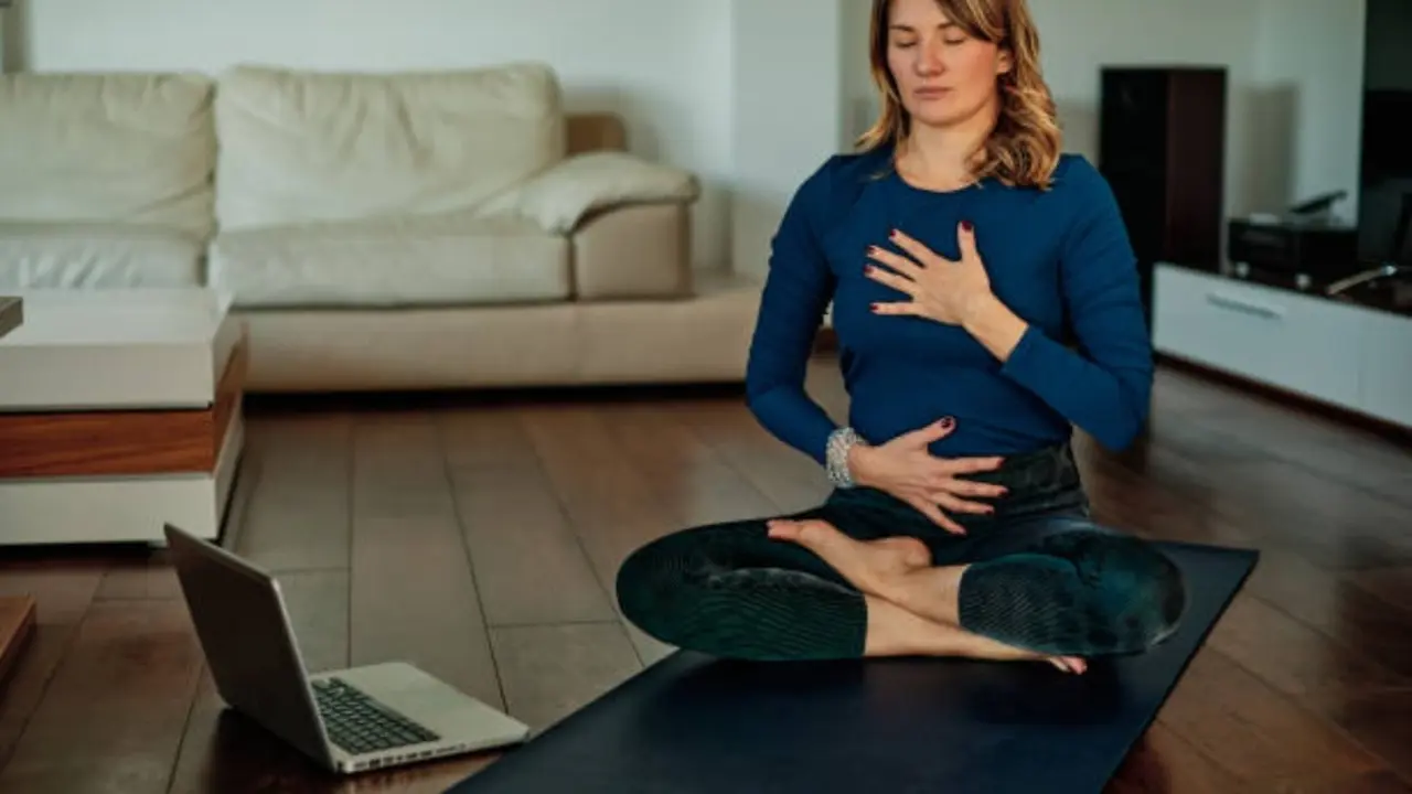 Una mujer respirando. / RR SS.