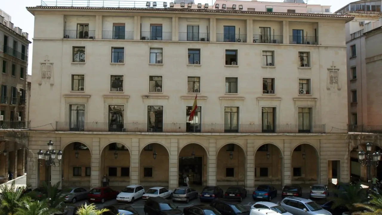 La Audiencia Provincial de Alicante. / RR SS.