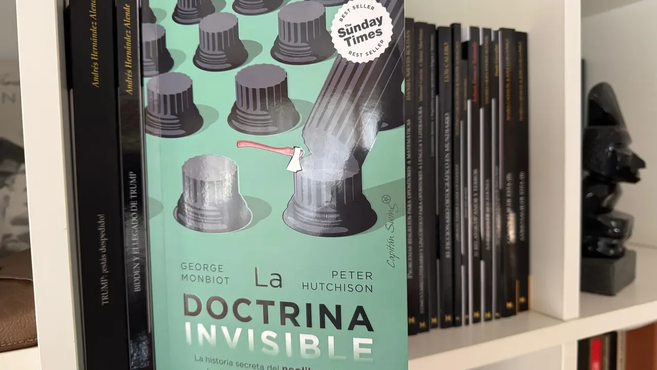 Portada del libro La doctrina invisible. / Mundiario