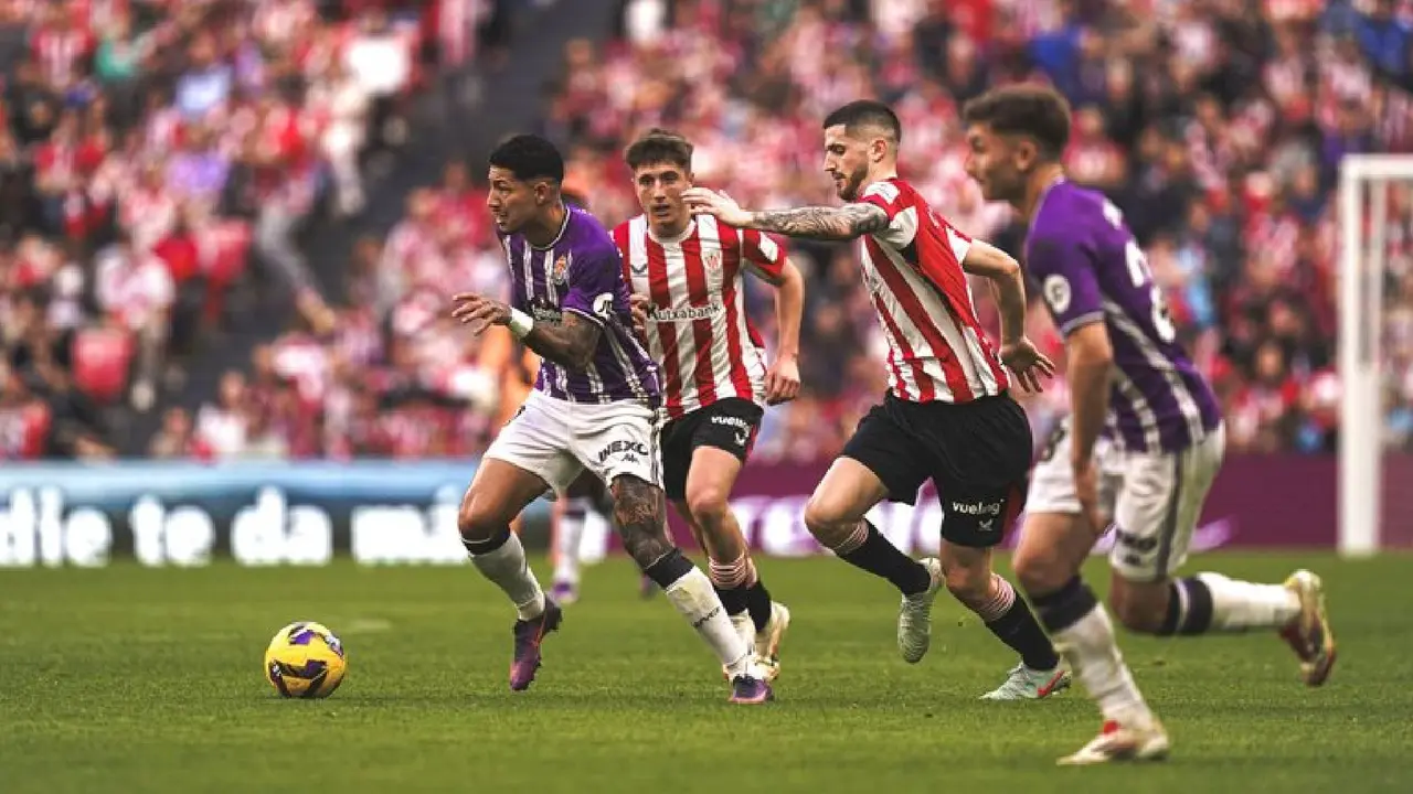 Una imagen del partido entre el Athletic y el Real Valladolid en San Mam&eacute;s. /   @realvalladolid