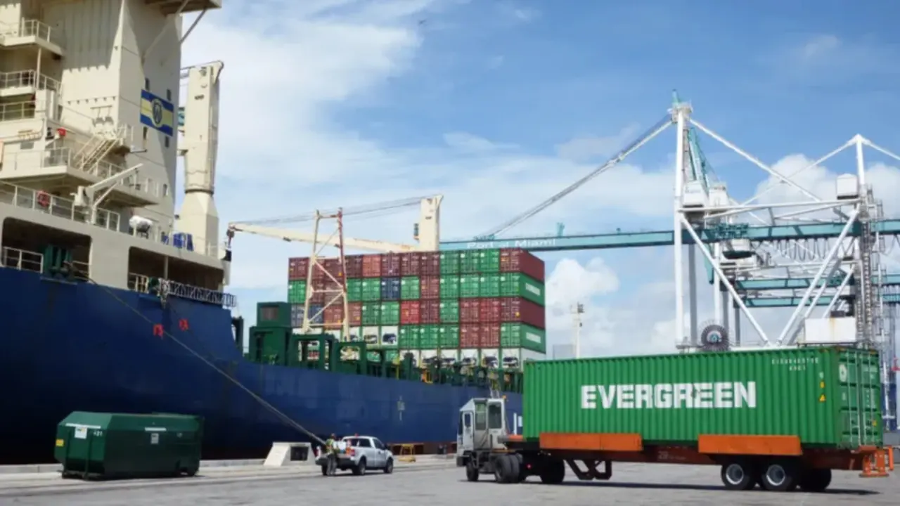Contenedores en el Puerto de Miami. / RR. SS.