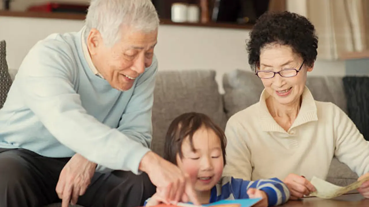 Grandparents play that put a seal on.
