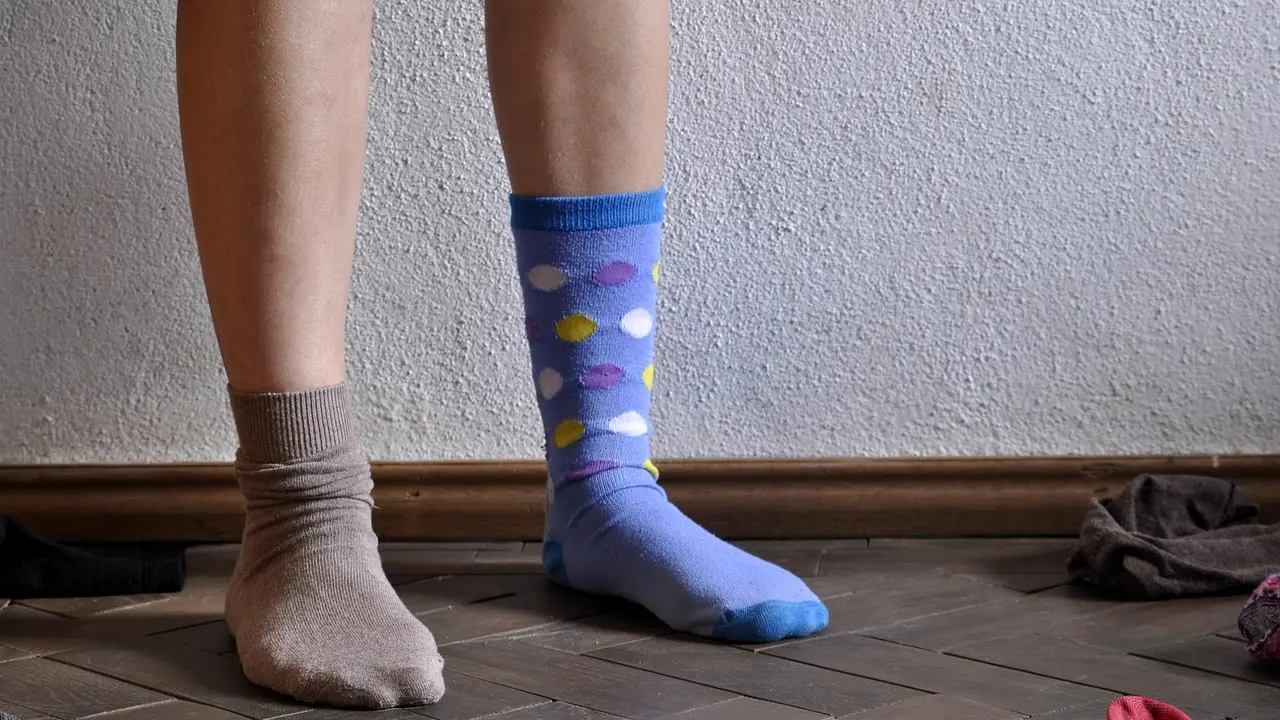 odd-socks-4424190_1280