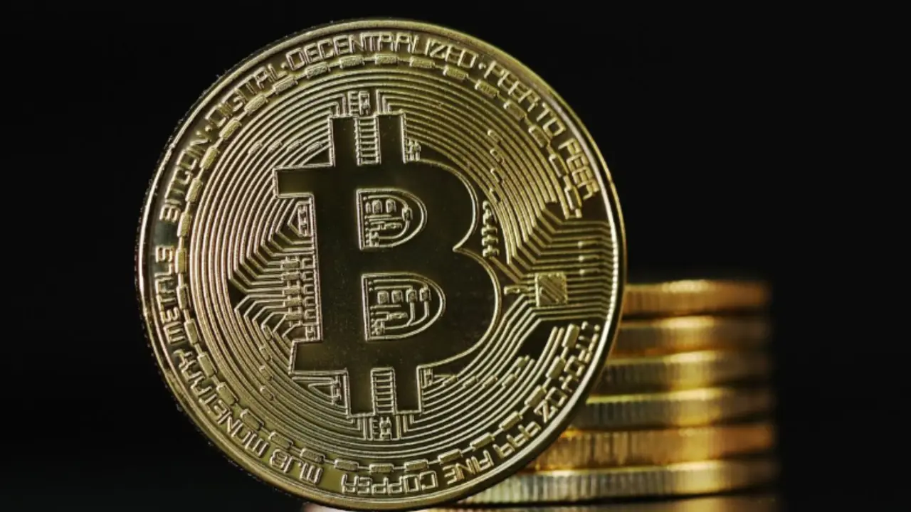 Bitcoin. / RR SS