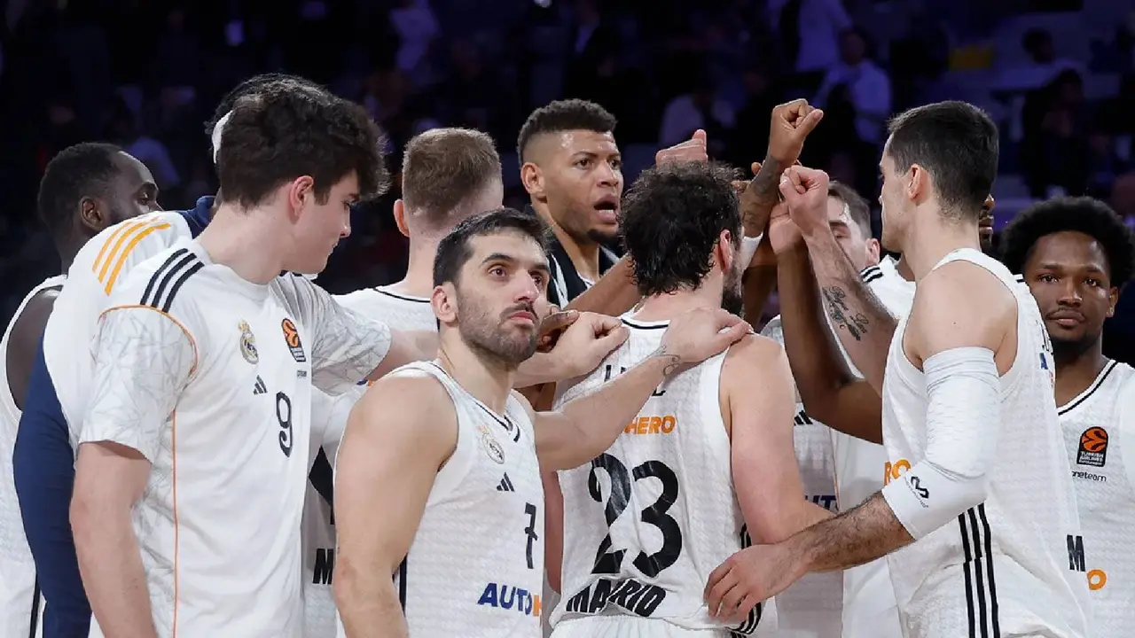 El equipo de baloncesto del Real Madrid tras su triunfo ante el Partizan. / www.realmadrid.com