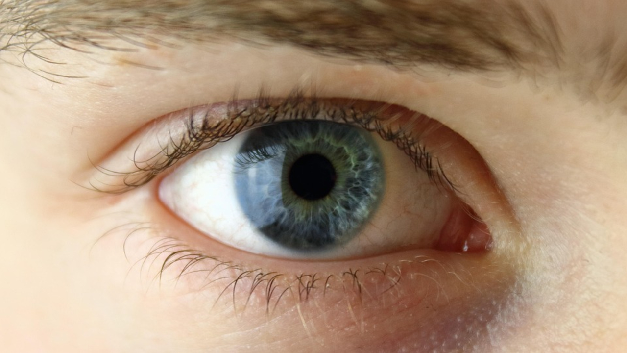 Un ojo azul. / Pixabay