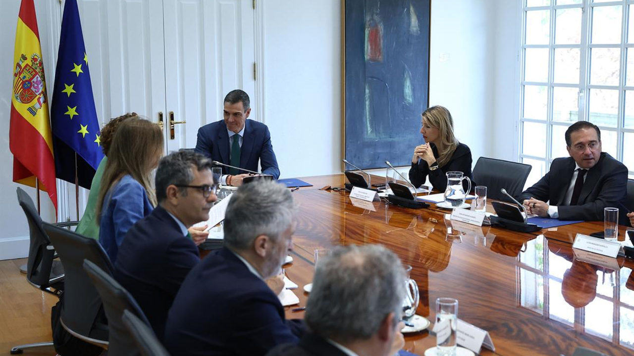Pedro S&aacute;nchez con sus ministros en el Consejo de Seguridad Nacional. / La Moncloa
