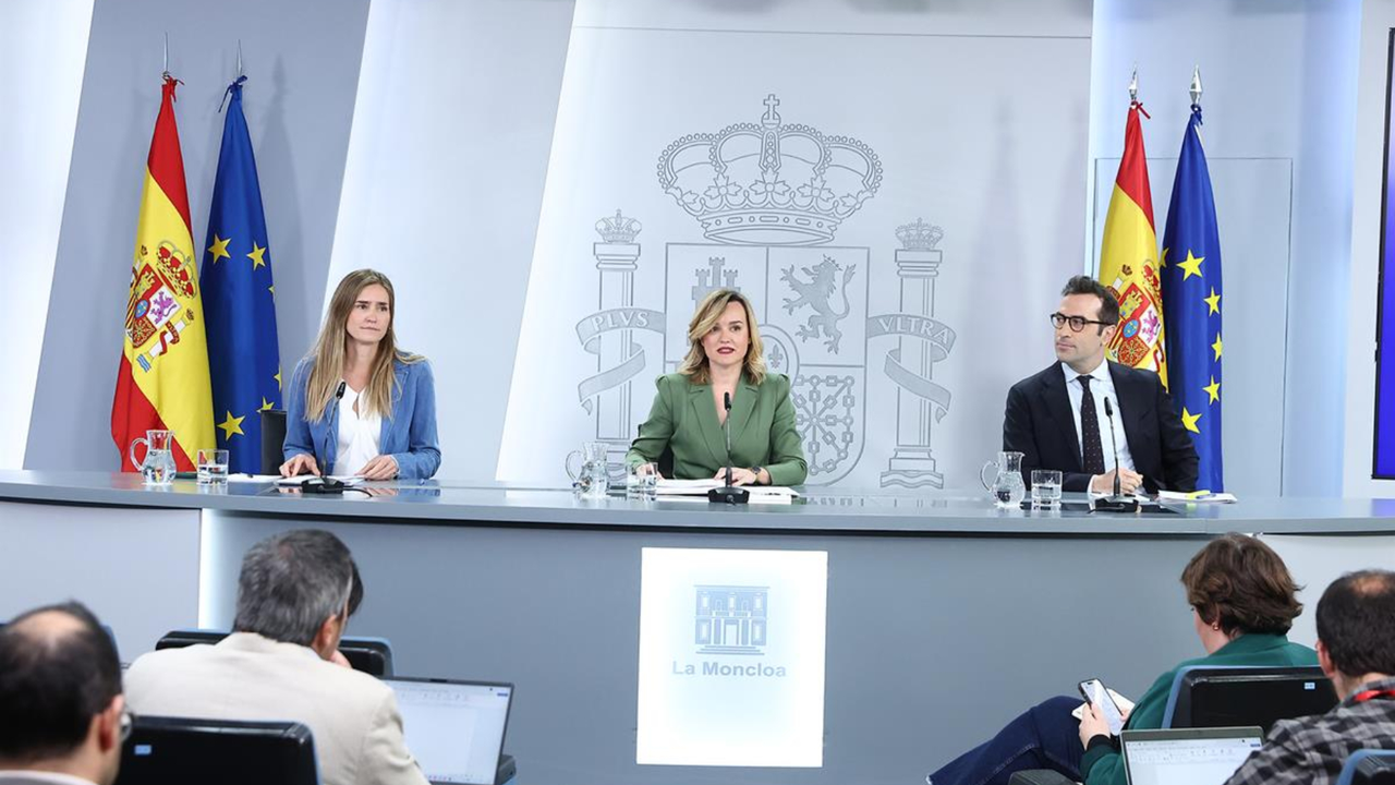 Sara Aagesen, ministra de Transici&oacute;n Ecol&oacute;gica; Pilar Alegr&iacute;a, ministra de Educaci&oacute;n y Carlos Cuerpo, ministro de Econom&iacute;a. / La Moncloa