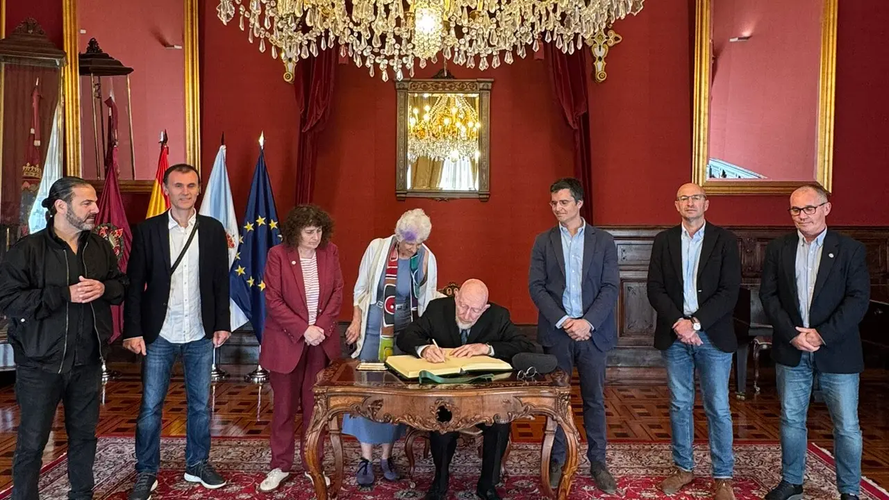 Kip Thorne, en el Concello de Santiago de Compostela. / Mundiario