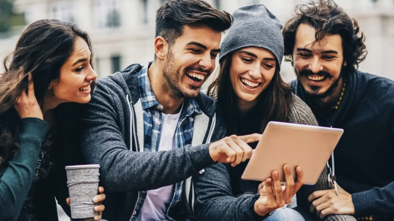 Un grupo de j&oacute;venes. / RR. SS.