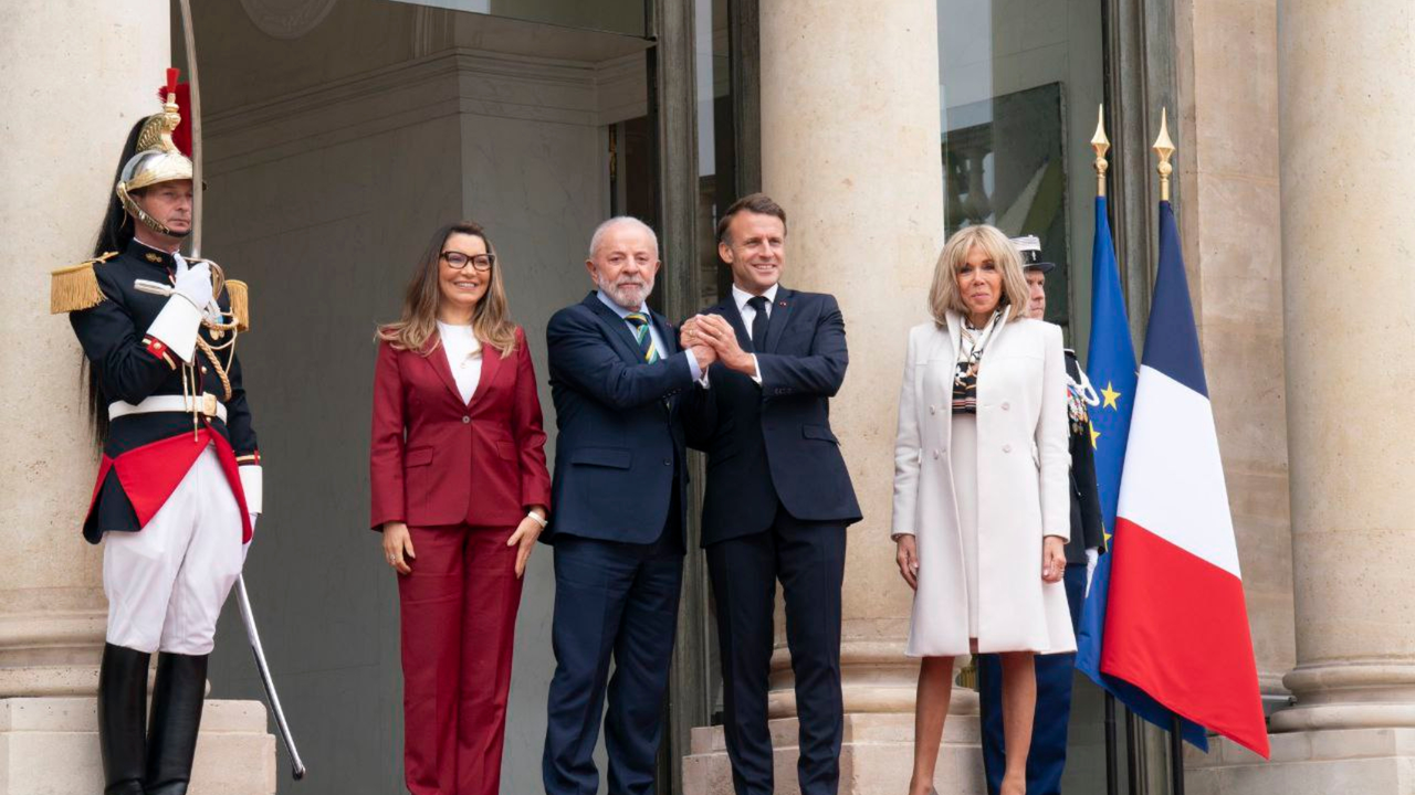 Janja y Luiz In&aacute;cio Lula da Silva, presidente de Brasil y Brigitte y Emmanuel Macron, presidente de Francia. / El&iacute;seo