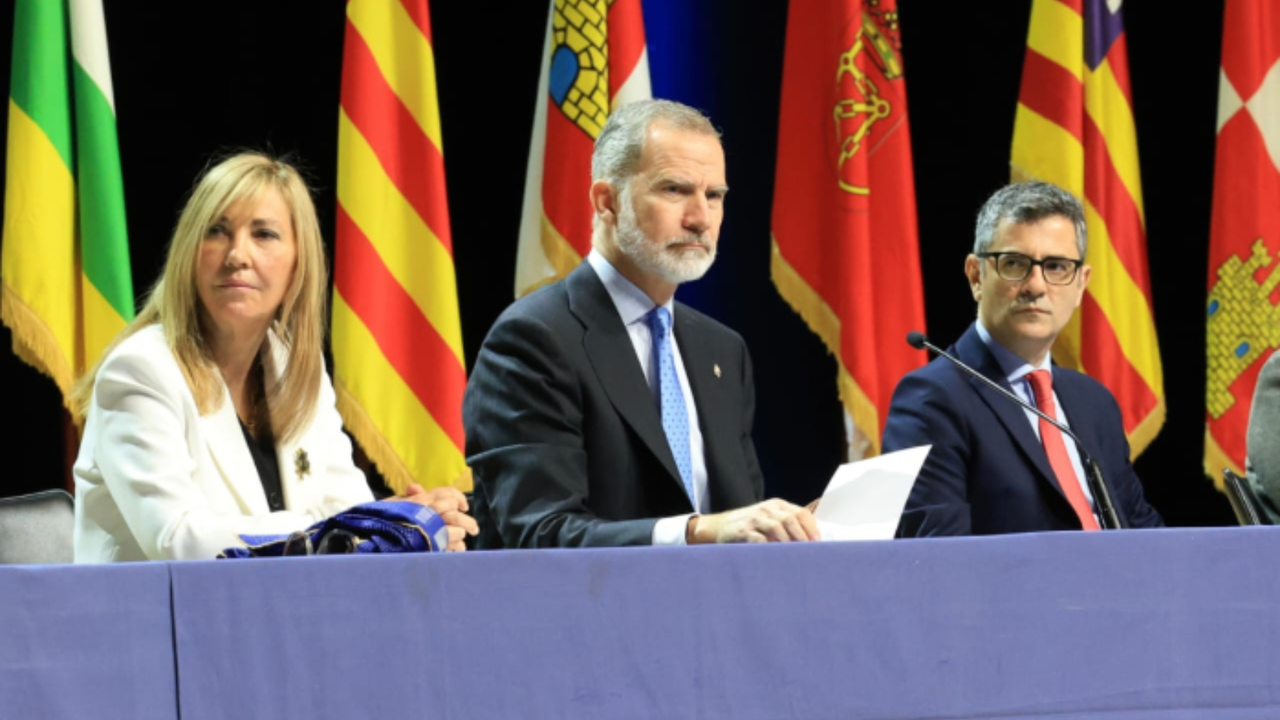Isabel Perell&oacute;, presidenta del CGPJ; Felipe VI y F&eacute;lix Bola&ntilde;os, ministro de Justicia. _ @CasaReal