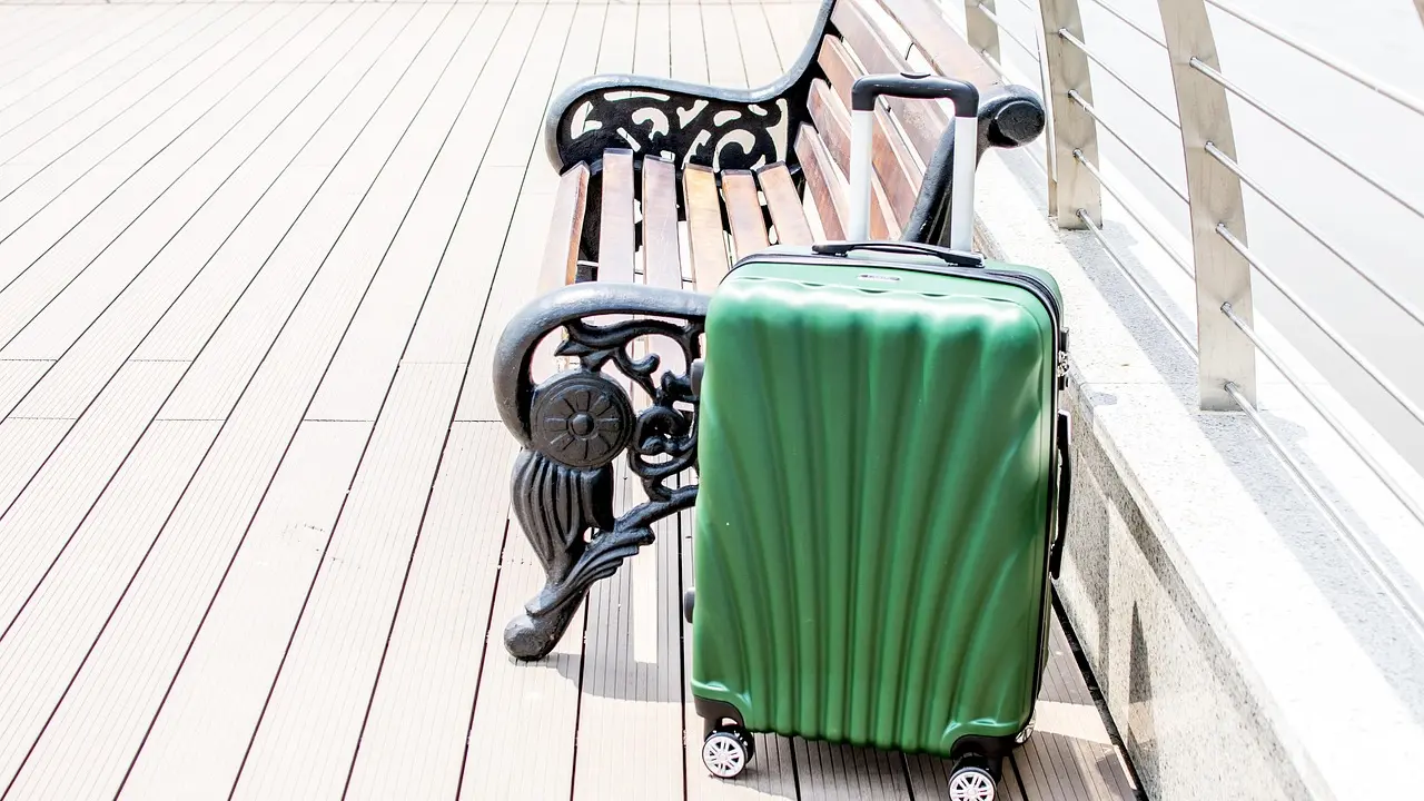 luggage-2158765_1280